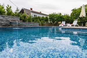 thumbnail: Outdoor pool