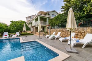 thumbnail: Outdoor pool