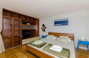 thumbnail: 120656821.jpg