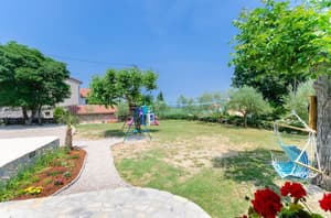 thumbnail: Courtyard