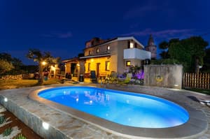 thumbnail: Outdoor pool