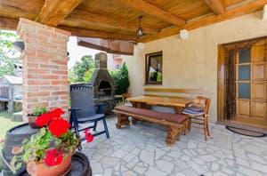 thumbnail: Terrace/patio