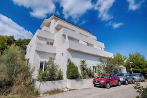 thumbnail: Exterior