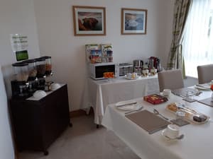 thumbnail: Breakfast area
