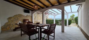 thumbnail: Terrace/patio