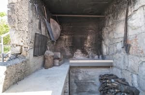 thumbnail: BBQ/picnic area