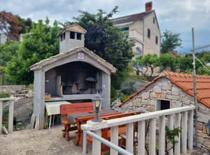 thumbnail: BBQ/picnic area