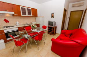 thumbnail: Dining room