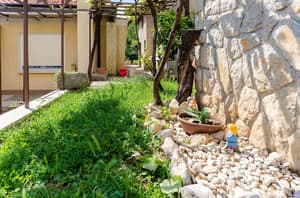 thumbnail: Courtyard