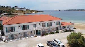 thumbnail: Exterior