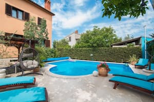 thumbnail: Pool