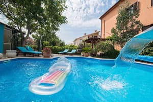 thumbnail: Pool