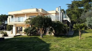 thumbnail: Exterior