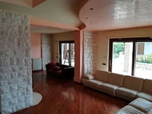 thumbnail: Interior