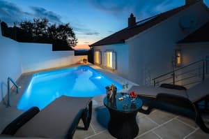 thumbnail: Outdoor pool