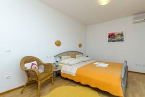 thumbnail: Interior