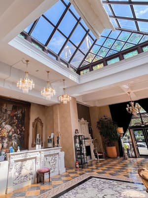 thumbnail: Reception hall