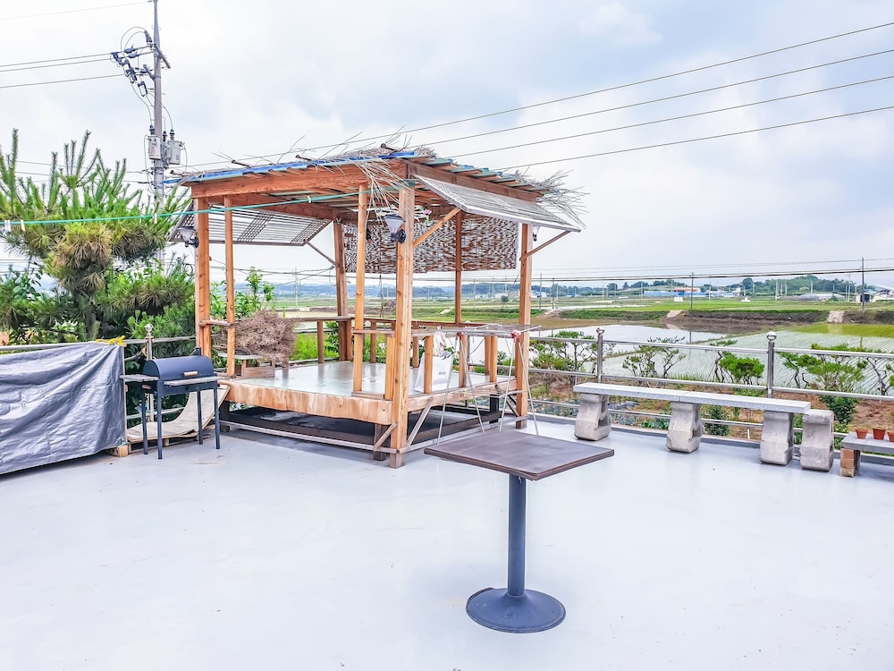 BBQ/picnic area