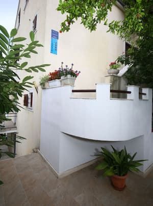 thumbnail: Courtyard