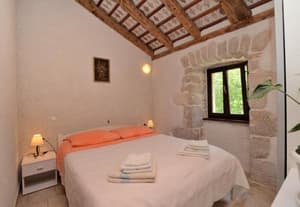 thumbnail: 365448633.jpg
