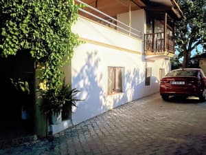 thumbnail: Front of property