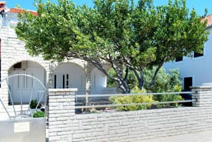 thumbnail: Exterior