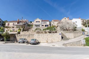 thumbnail: Exterior