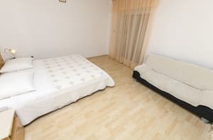 thumbnail: Interior detail