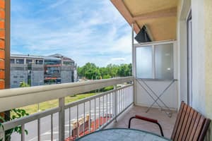 thumbnail: Balcony