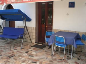 thumbnail: Outdoor dining