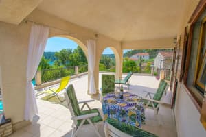 thumbnail: Terrace/patio