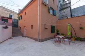 thumbnail: Exterior