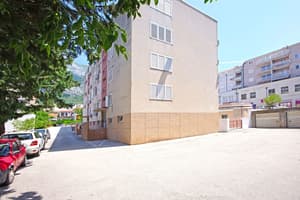 thumbnail: Exterior
