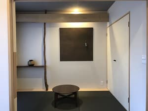 thumbnail: Interior entrance