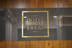 thumbnail: Property entrance