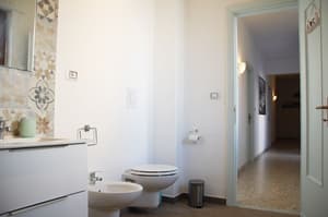 thumbnail: Bathroom amenities