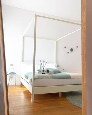 thumbnail: Interior detail