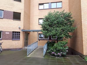 thumbnail: Exterior detail