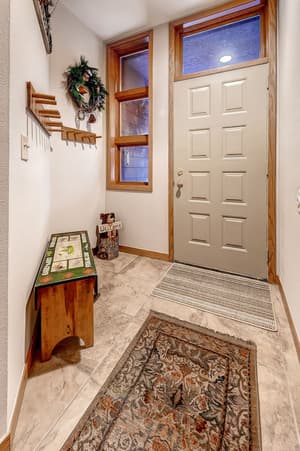 thumbnail: Interior entrance
