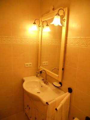 thumbnail: Bathroom sink