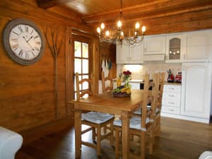 thumbnail: In-room dining