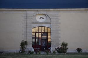 thumbnail: Exterior