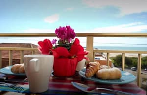 thumbnail: Outdoor dining