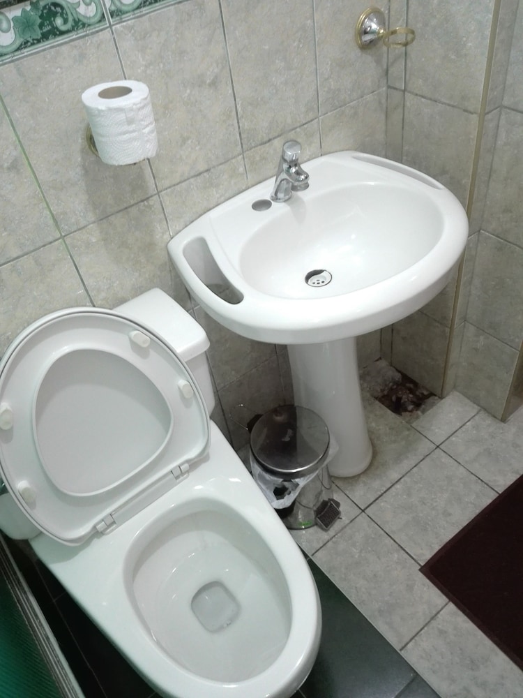 Bathroom sink
