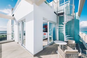thumbnail: Exterior