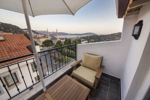 thumbnail: Balcony