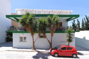 thumbnail: Front of property