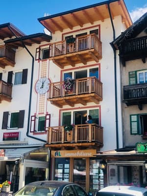 thumbnail: Exterior