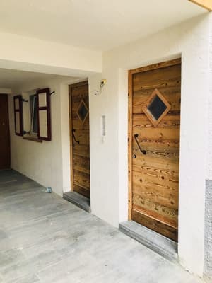 thumbnail: Interior entrance