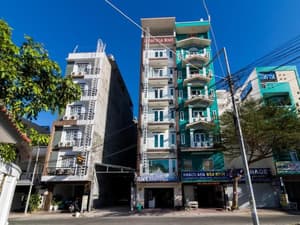 thumbnail: Exterior